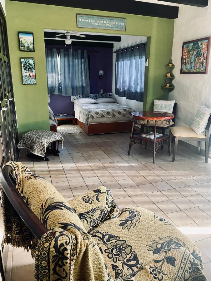Villa Bougainvillea Aruba, The Tango Suite 팜비치 외부 사진