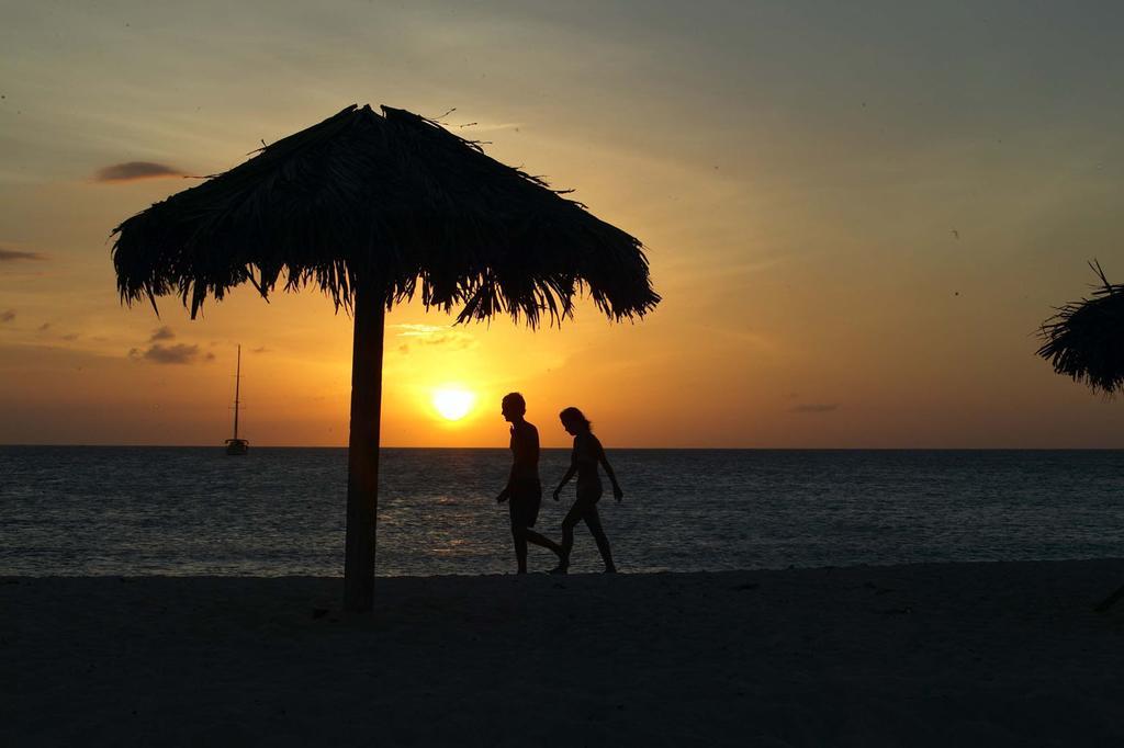Villa Bougainvillea Aruba, The Tango Suite 팜비치 외부 사진